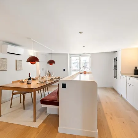 Spacious & Luxurious Apartament Paryż