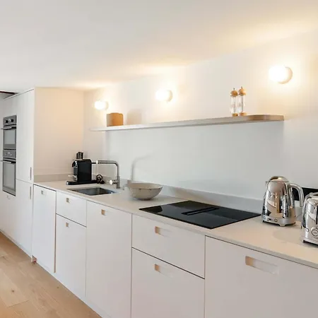 Spacious & Luxurious Apartament