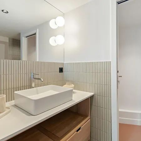 Spacious & Luxurious Apartament