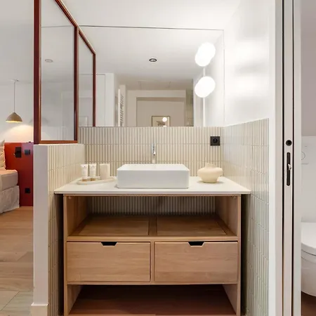 Spacious & Luxurious Apartment Paris