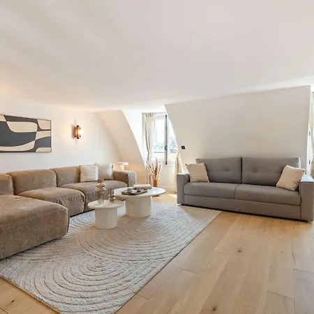Appartement Spacious & Luxurious Parijs