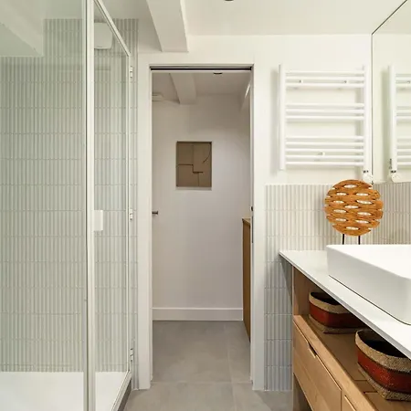 Spacious & Luxurious Apartment *