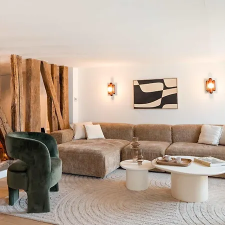 Spacious & Luxurious Apartment *