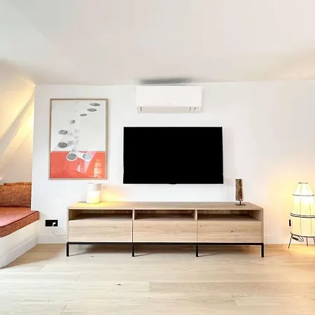 Spacious & Luxurious Apartment *