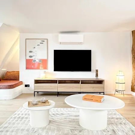 Spacious & Luxurious Apartment Paris