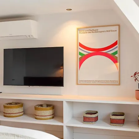Spacious & Luxurious Apartment