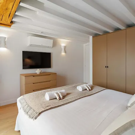 Spacious & Luxurious Paris