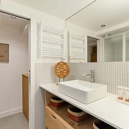 Spacious & Luxurious Apartment *